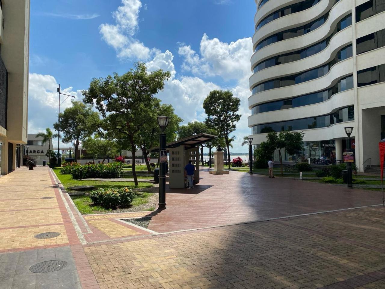 Puerto Santa Ana, Torres Bellini, 2 Dormitorios, Parqueo Guayaquil Bagian luar foto